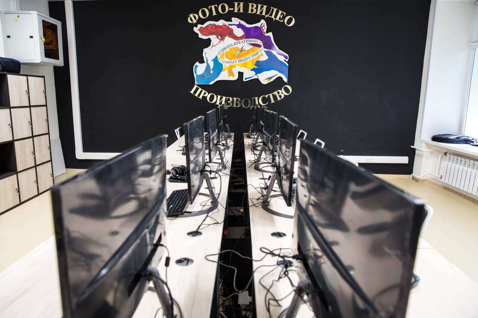 Администратор сургут. Администратор сургут. Девушка менеджер. Администратор сургут. Администратор кафе.