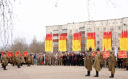 День памяти и гордости: 9 мая сургутяне возложили цветы к Мемориалу Славы  